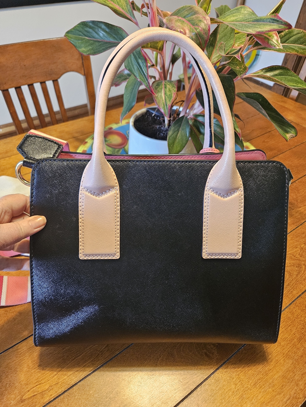 MARC JACOBS Big Shot Leather Tote in Black & Gazelle - Picture 4 of 11